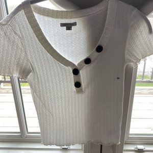 an american eagle short sleeve shirt